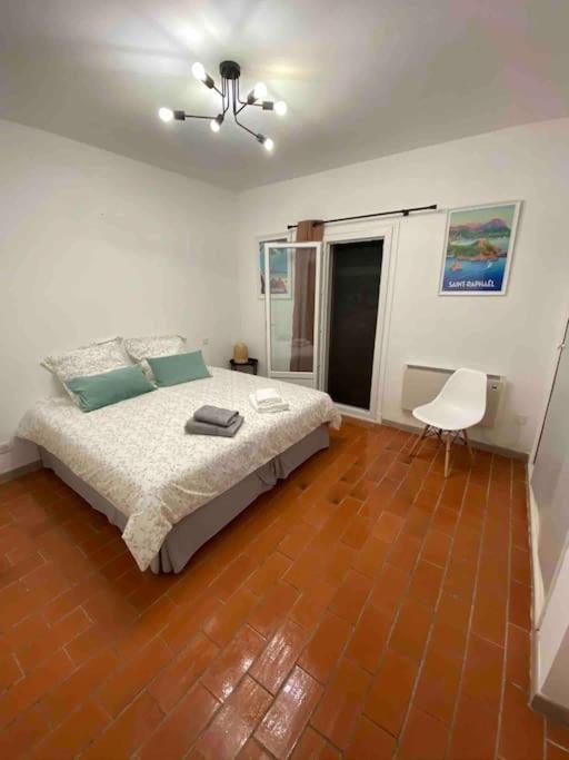 Simone, Appartement Maison, Quartier Calme, Grande Terrasse, Spa, Barbecue, 2 Chambres Fréjus Exterior foto