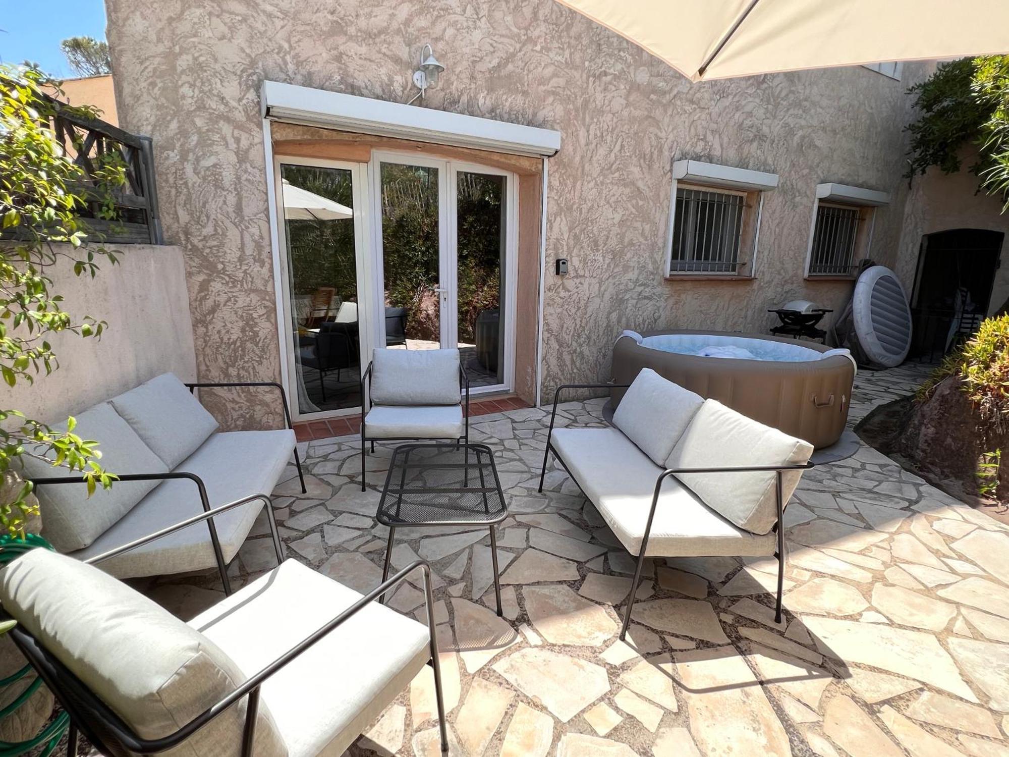 Simone, Appartement Maison, Quartier Calme, Grande Terrasse, Spa, Barbecue, 2 Chambres Fréjus Exterior foto