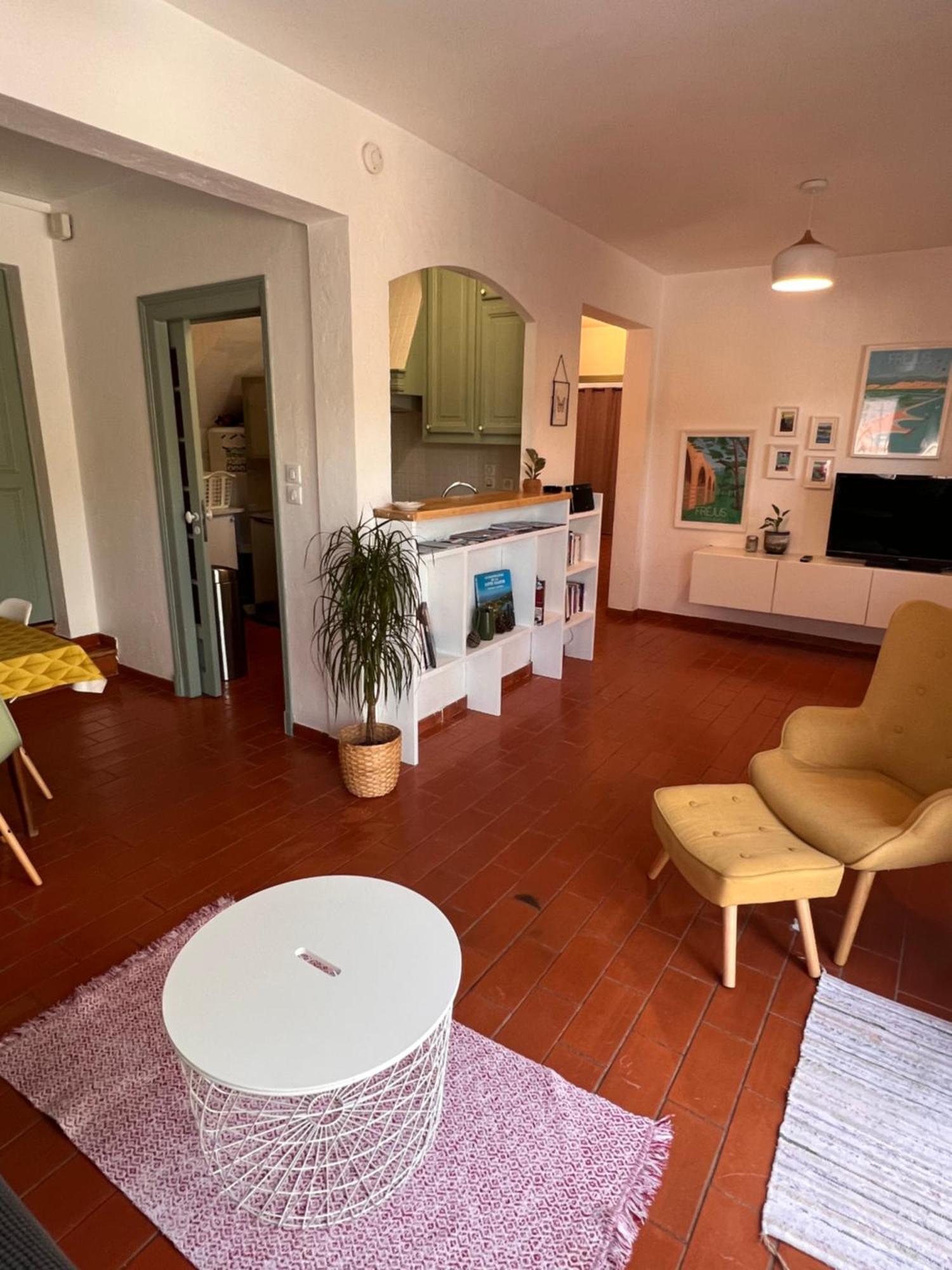 Simone, Appartement Maison, Quartier Calme, Grande Terrasse, Spa, Barbecue, 2 Chambres Fréjus Exterior foto