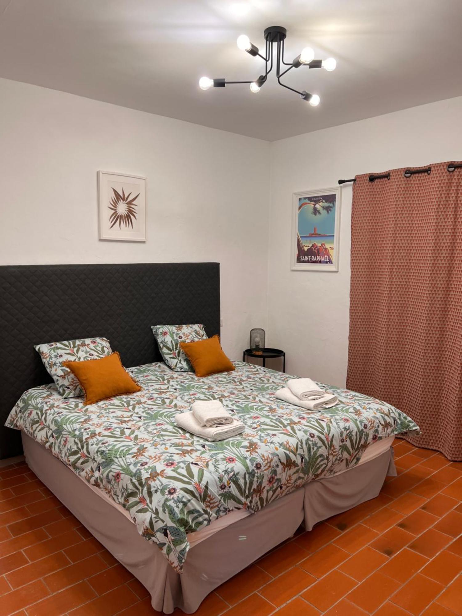 Simone, Appartement Maison, Quartier Calme, Grande Terrasse, Spa, Barbecue, 2 Chambres Fréjus Exterior foto