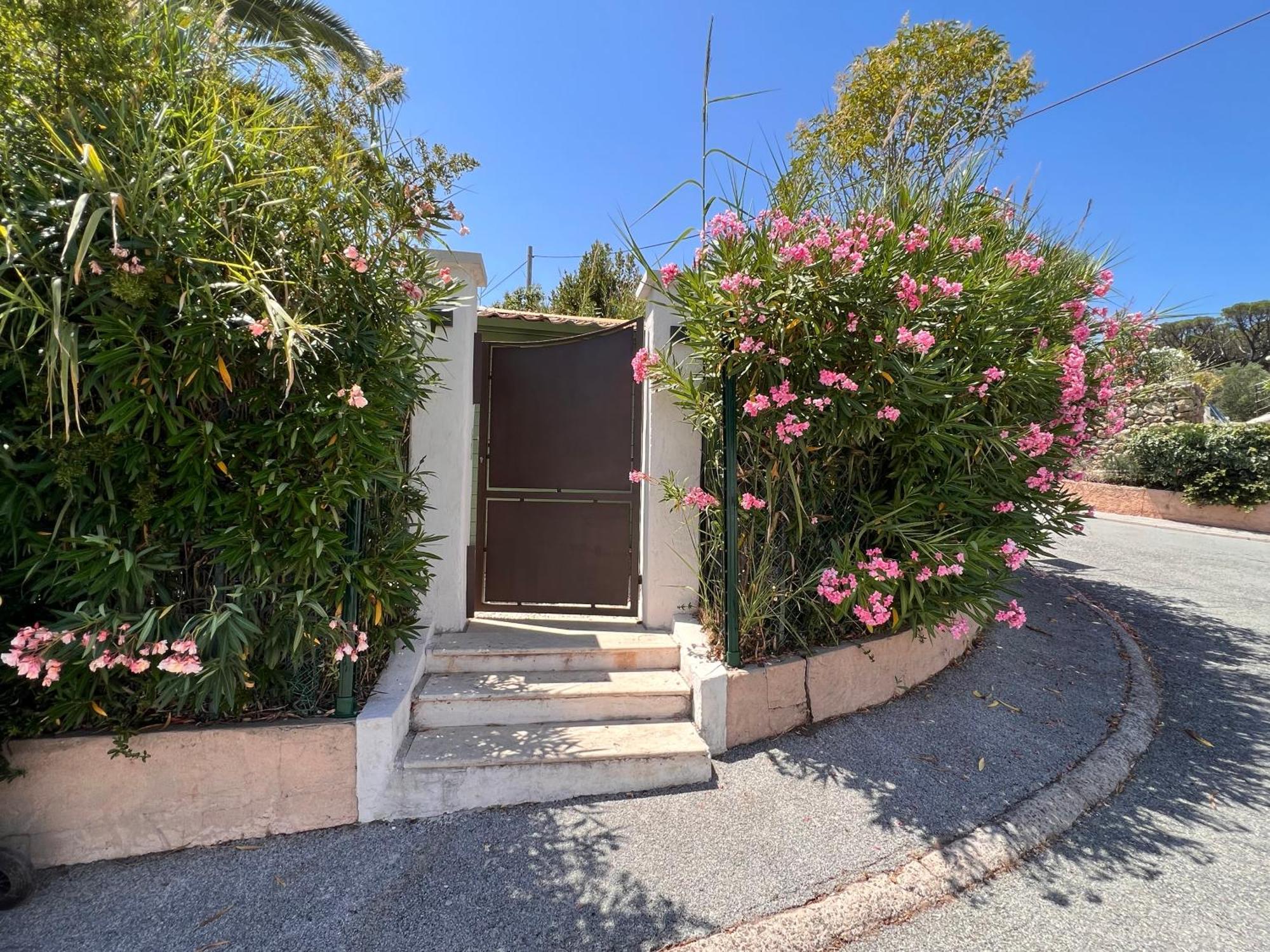 Simone, Appartement Maison, Quartier Calme, Grande Terrasse, Spa, Barbecue, 2 Chambres Fréjus Exterior foto